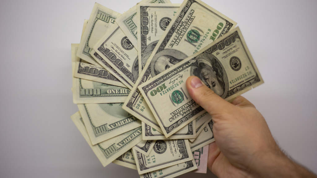 お金持ちになるために注意することを紹介しています。